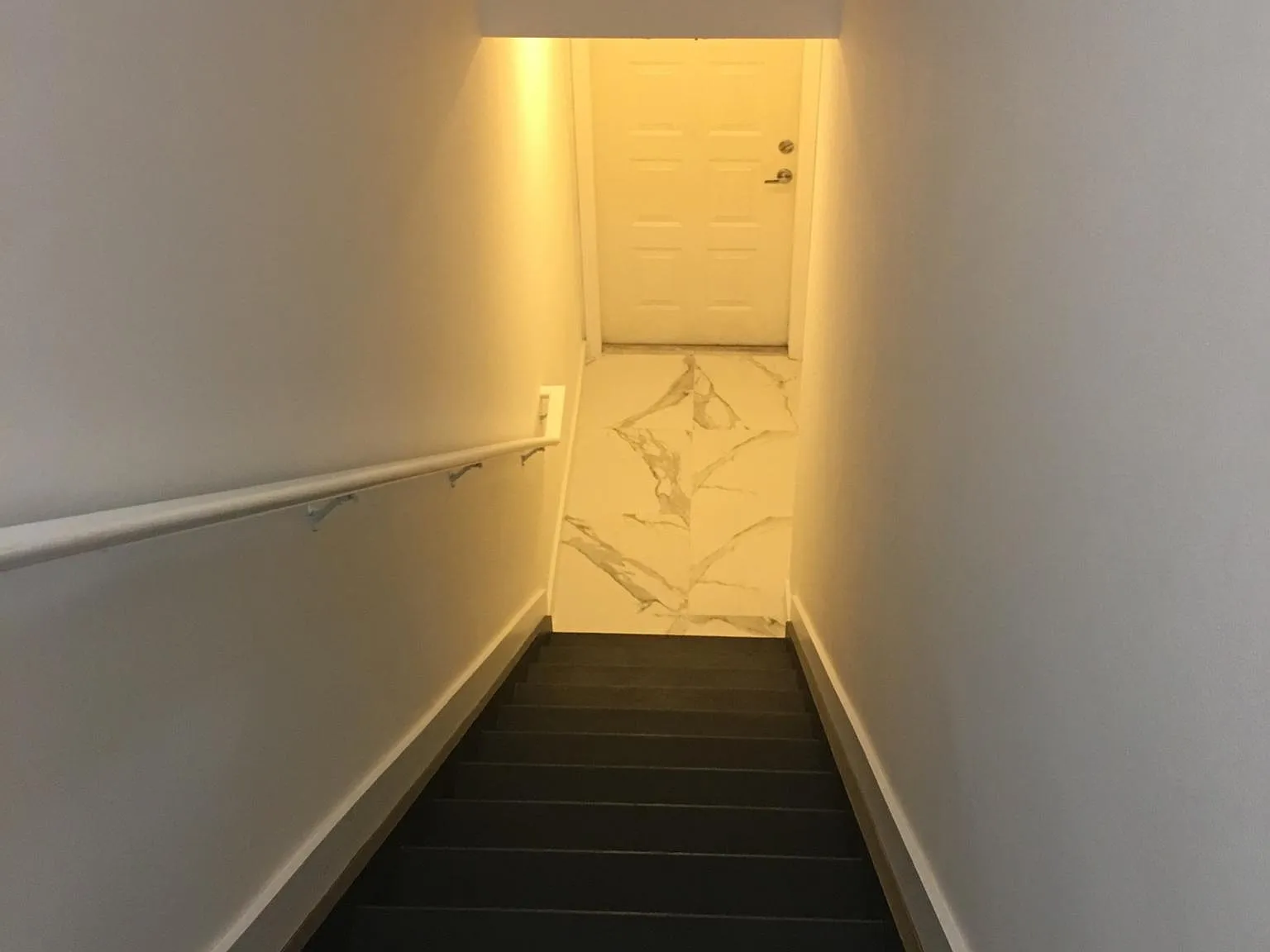 1 bed, 859 sqft, $2,300 — Photo 2