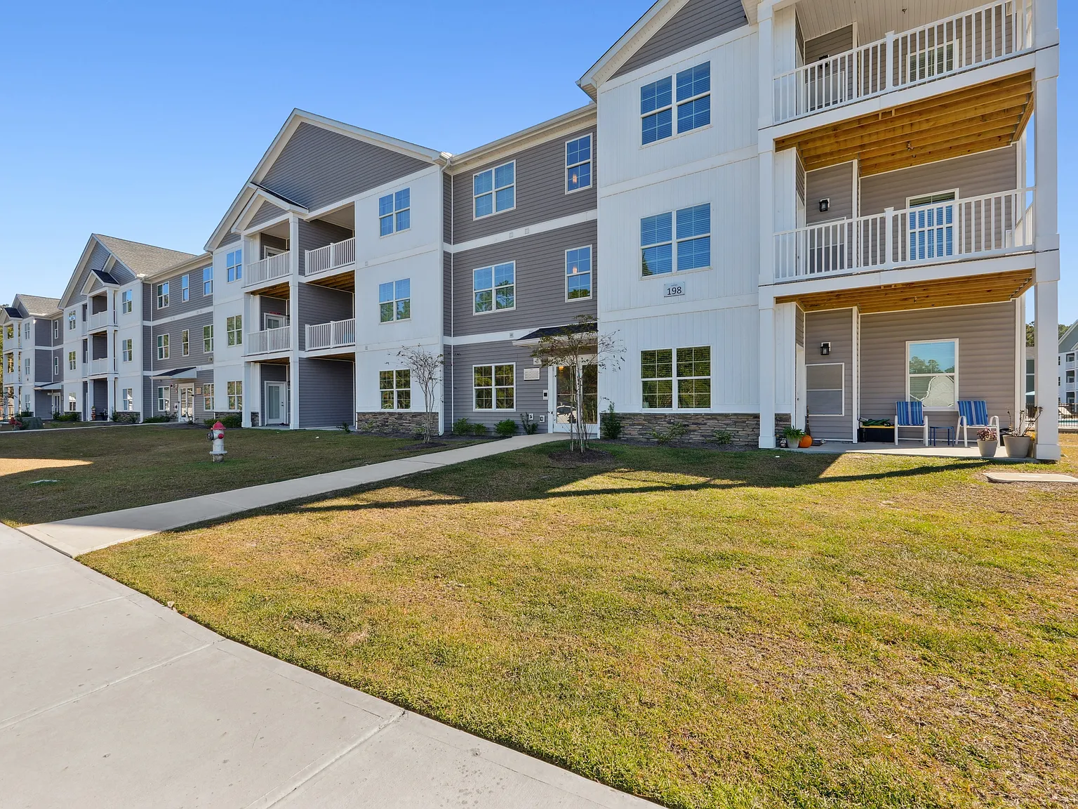 Lakeview Terrace — Photo 2