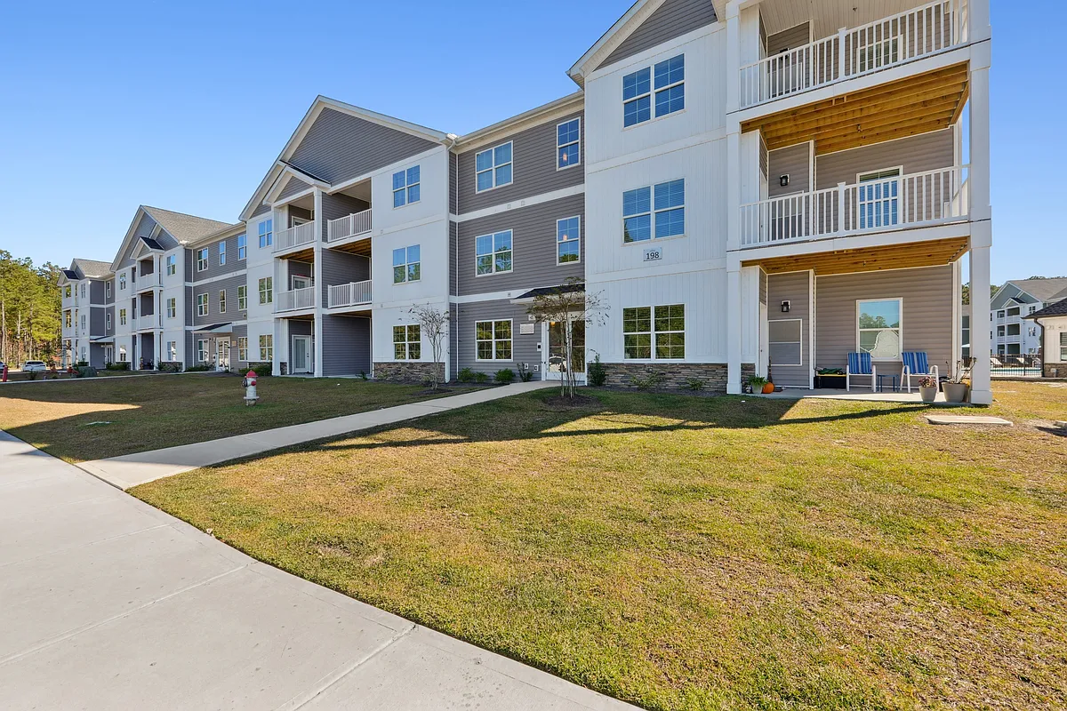 Apartment Building - Lakeview Terrace