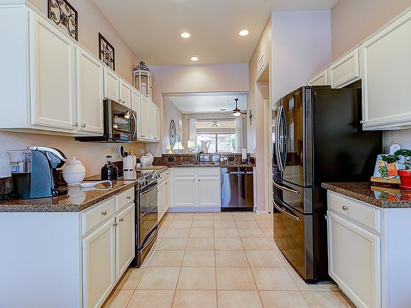3rd image of 8873 E Calle Buena Vis