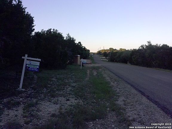 3rd image of 1415 Bonnyview Dr