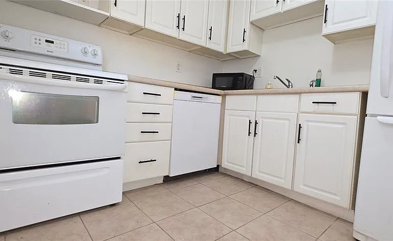 1504 Virginia Ave #105 — Photo 8