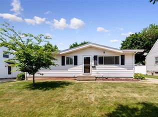 1720 Hollywood Blvd NE, Cedar Rapids, IA 52402