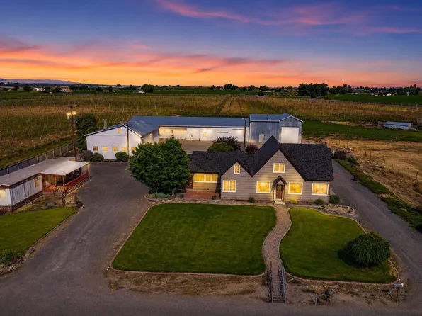 481 Woodall Rd, Grandview, WA 98930