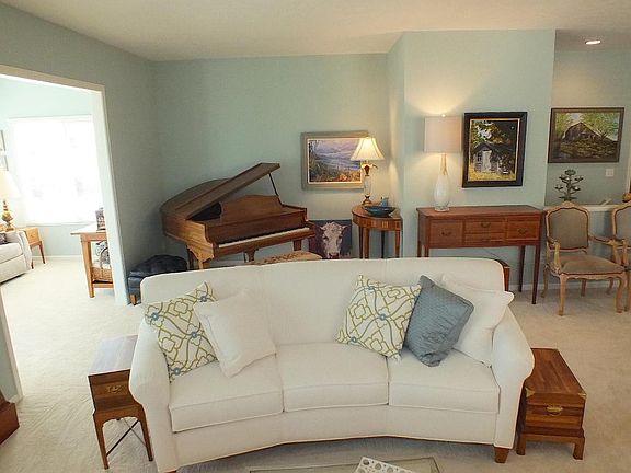 4th image of 1317 Saint Andrews Dr