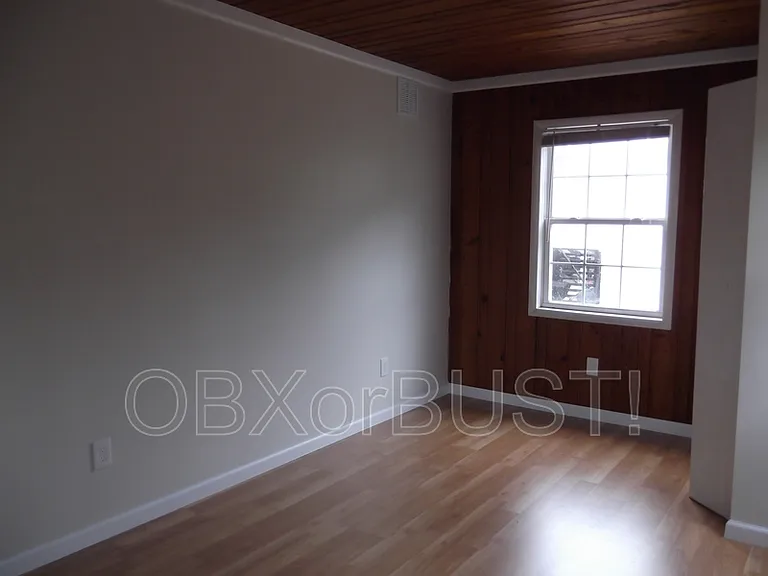2025 Franklin St #B — Photo 9