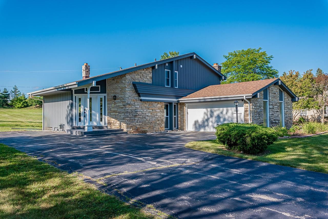 2531 West Glenbrook LANE, Mequon, WI 53092 MLS 1861255 Zillow