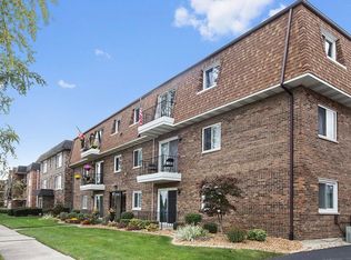 10720 Kilpatrick Ave APT 304, Oak Lawn, IL 60453
