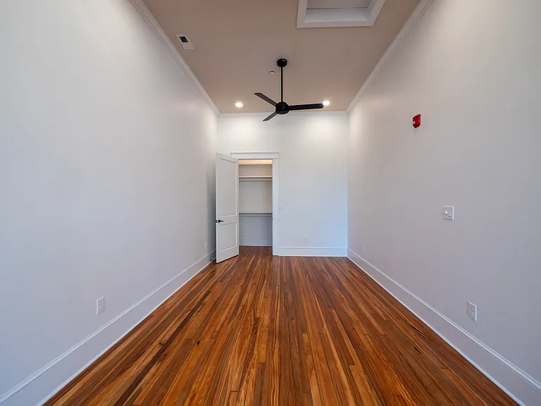 Bedroom and Closet without Screen