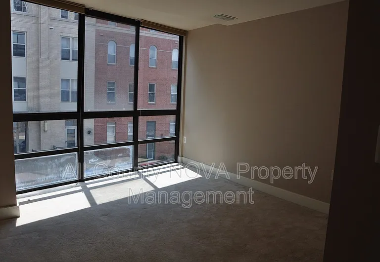 1200 N Hartford St #212 — Photo 13