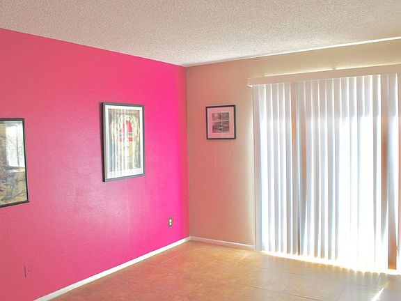 3rd image of 944 S Valencia Unit 5