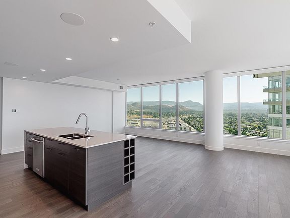 4th image of 1181 Sunset Dr #2403