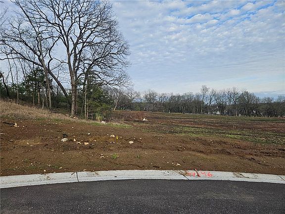 4th image of 6739 Oak Ridge Dr