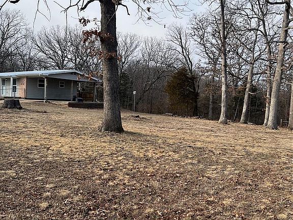 2nd image of 1675 Peacock Rd