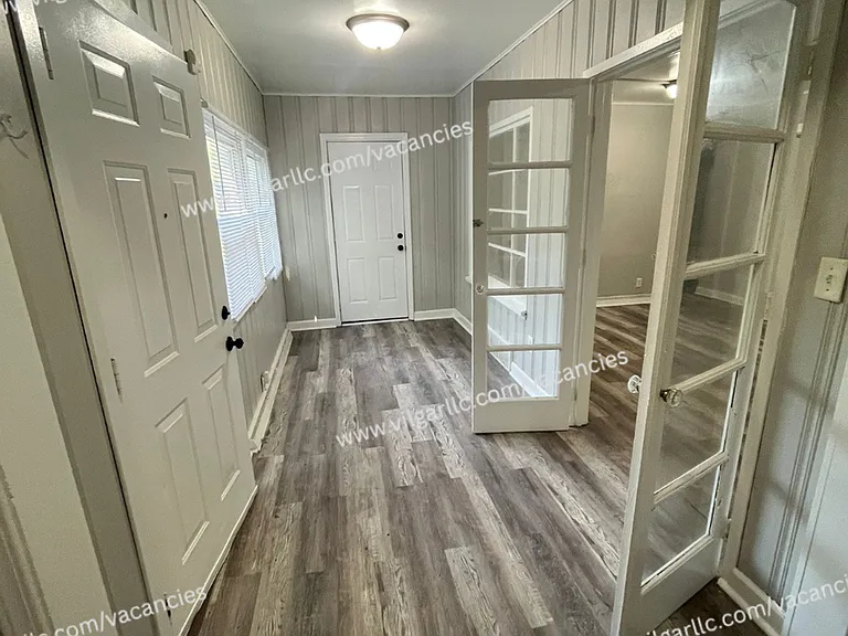 6065 E 6th Pl — Photo 9
