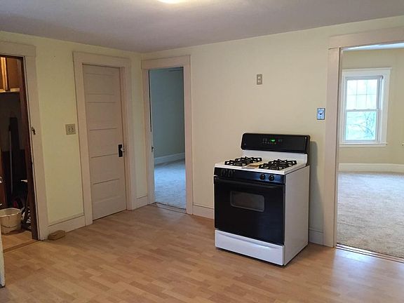 5th image of 146 Winslow Ave #2