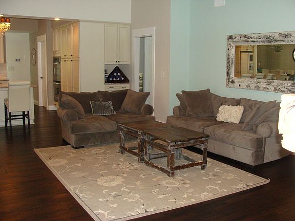5th image of 2416 Parkstream Ave