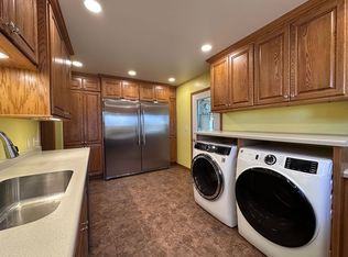 7 8th St, Clintonville, WI 54929