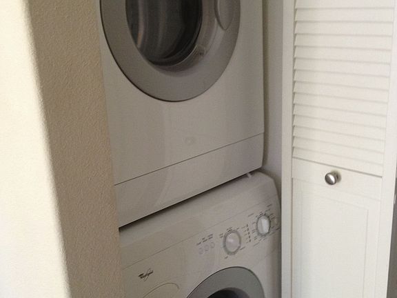 In Unit Washer/Dryer