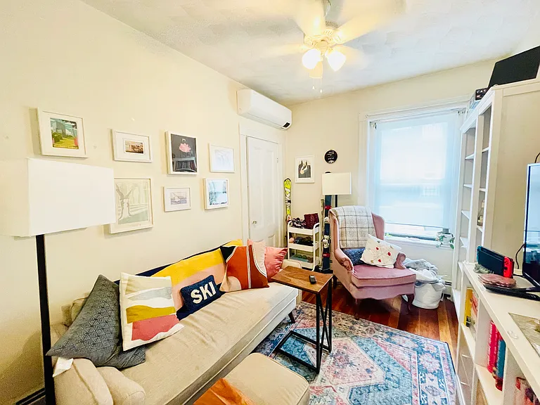 206 Hanover St #6 — Photo 4