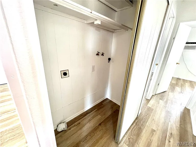 945 Holly St — Photo 26