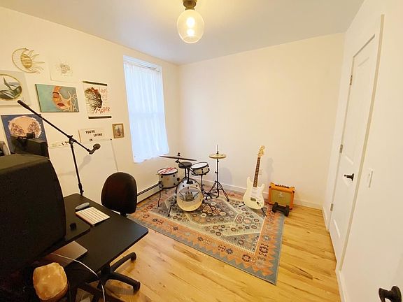 4th image of 36 Laidlaw Ave