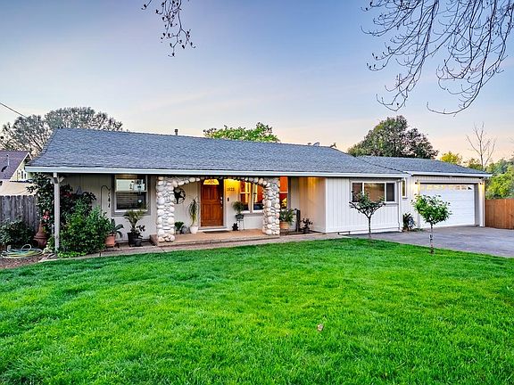 4th image of 1822 Crockett Rd