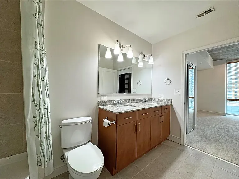 950 W Peachtree St NW — Photo 17