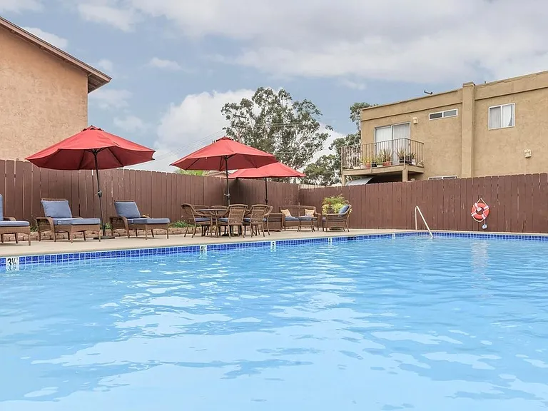 Sandalwood Apartments — Photo 15