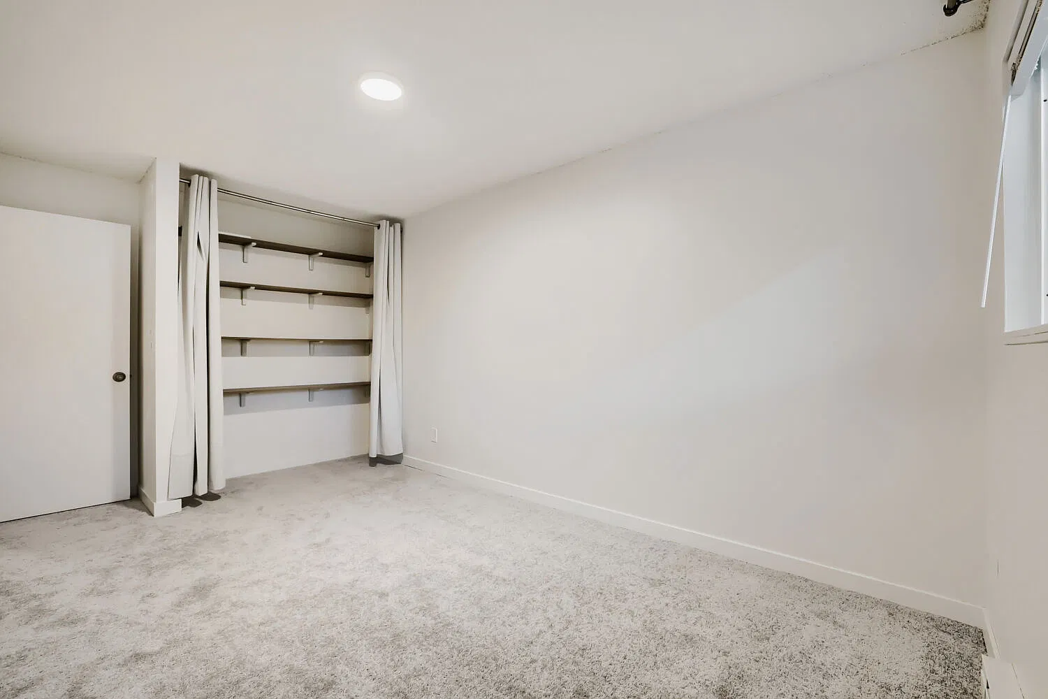 2 bed, 866 sqft, $2,100 — Photo 3
