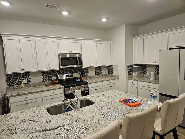 2450 Cotton Ln #4 — Photo 8