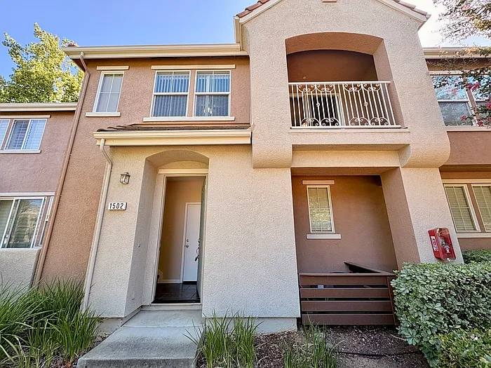 1502 Dante Cir