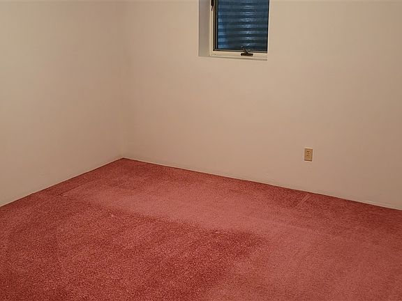 3rd image of 212 Woodland Dr