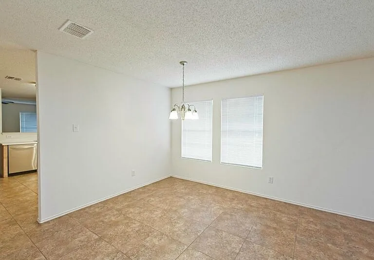 2508 Clear Brook Dr — Photo 7