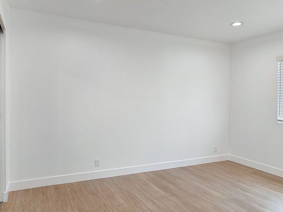 3rd image of 124-126 S Marengo Ave #17