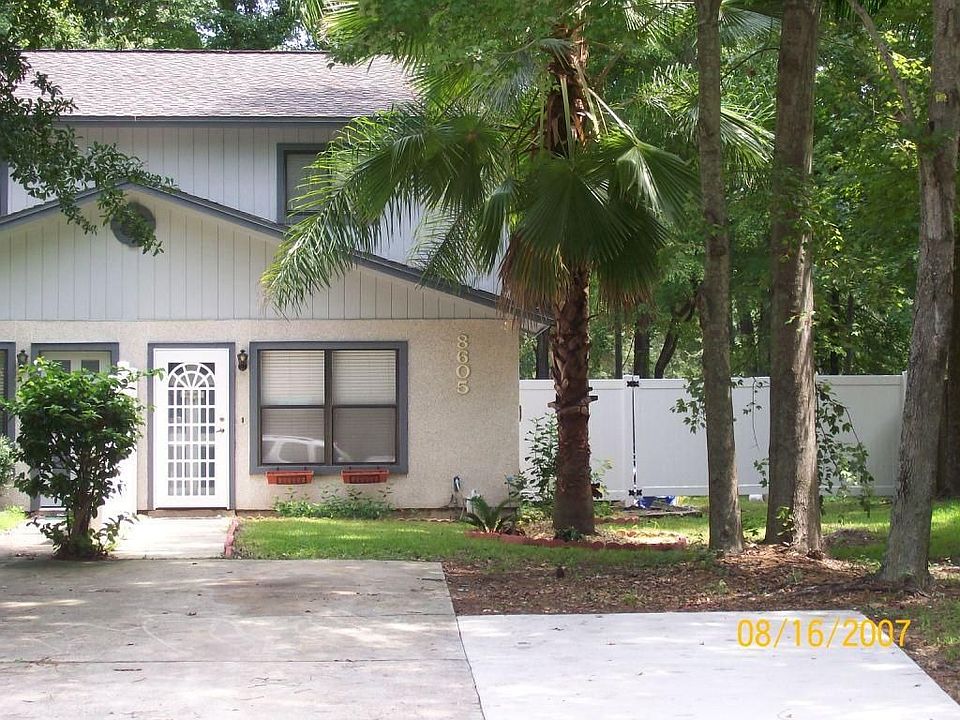 Front View 8605 Knightsbridge Circle East