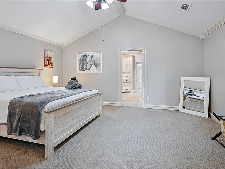 2309 Parker Rd — Photo 16