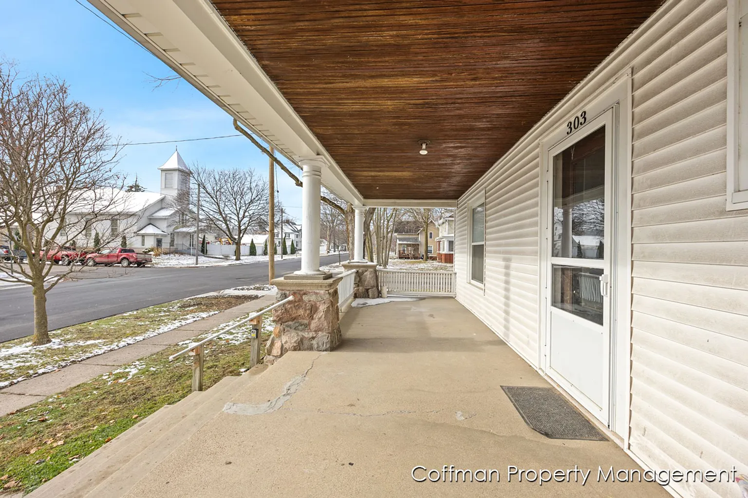 303 Emmons St SE #4 photo 1