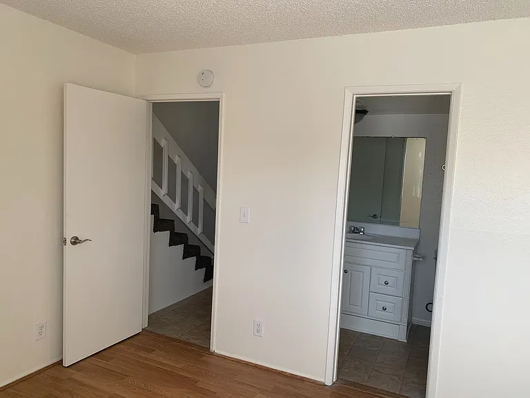 958 E Avenue Q #12 — Photo 17