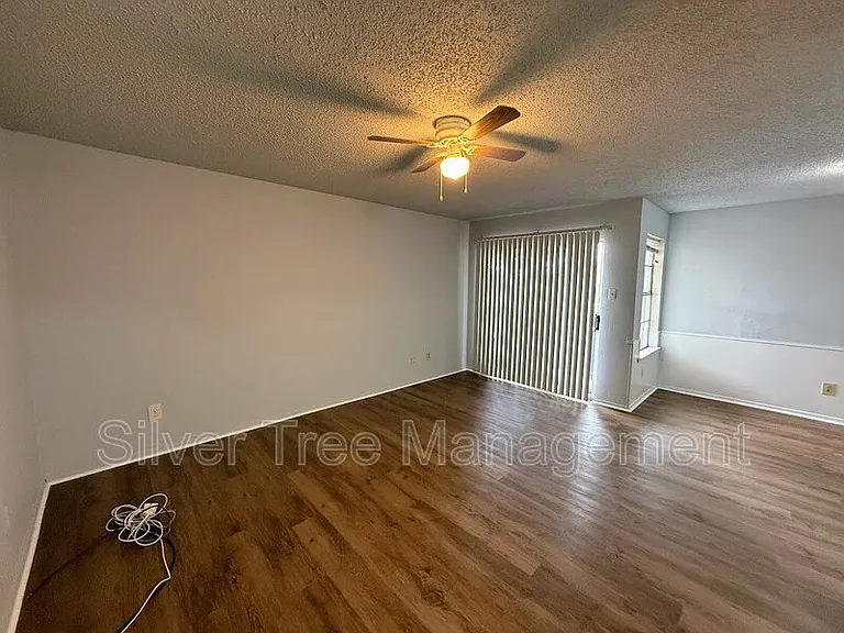 4820 Wellesley Ave #A — Photo 5
