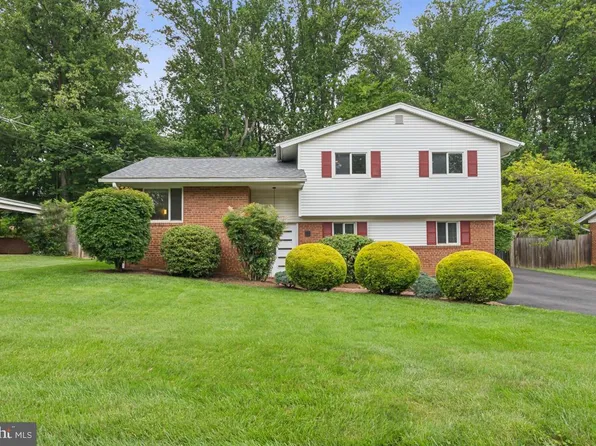 3508 Brookwood Dr, Fairfax, VA 22030