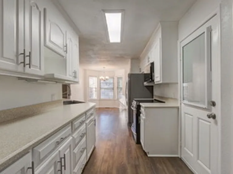 212 Running Deer Dr — Photo 6