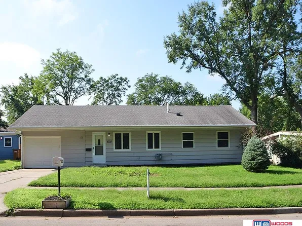5725 Greenwood St, Lincoln, NE 68507