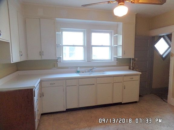 5th image of 2325 Lane Ave