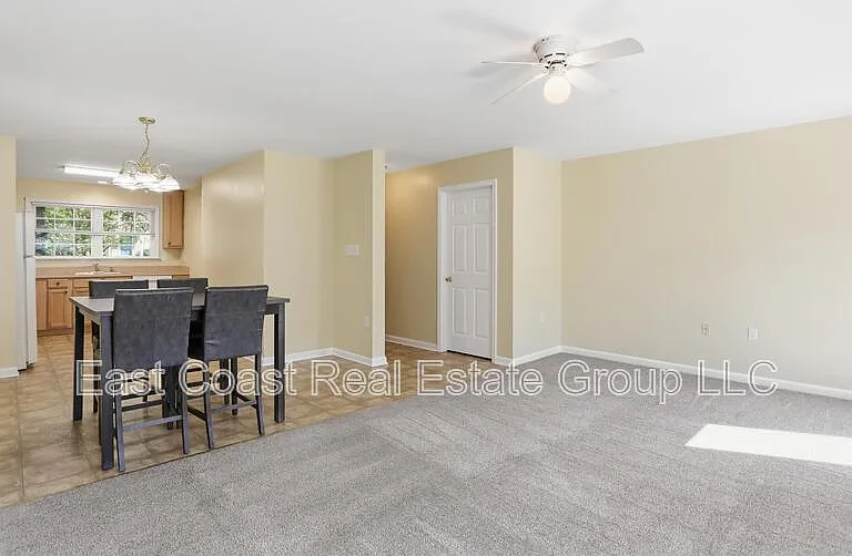 24 Mabel Ln — Photo 10