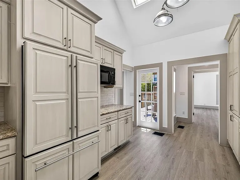 1330 Cherry St NE — Photo 11