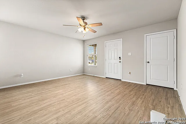 3 bed, 2.0 bath, 1267 sqft, $1,700 — Photo 3