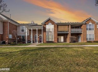 46117 Rhodes Dr, Macomb, MI 48044