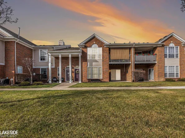 46117 Rhodes Dr, Macomb, MI 48044