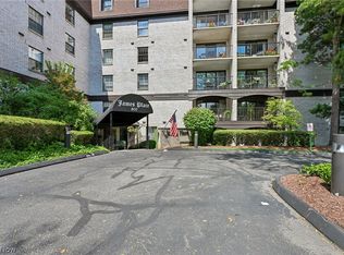 800 Brick Mill Run APT 116, Westlake, OH 44145